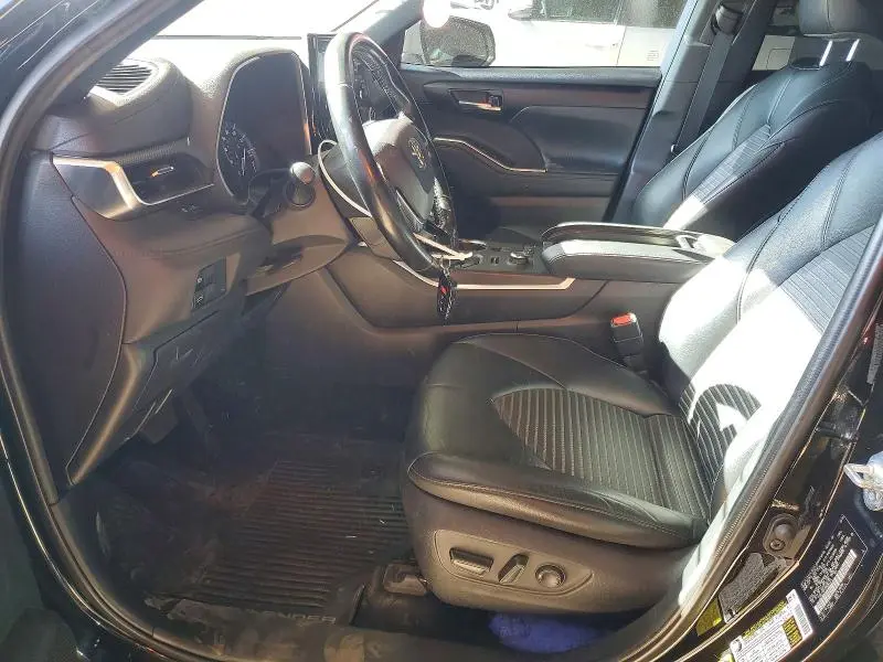 2021 TOYOTA HIGHLANDER XSE  