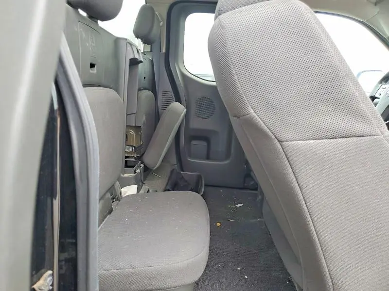 2016 NISSAN FRONTIER S  