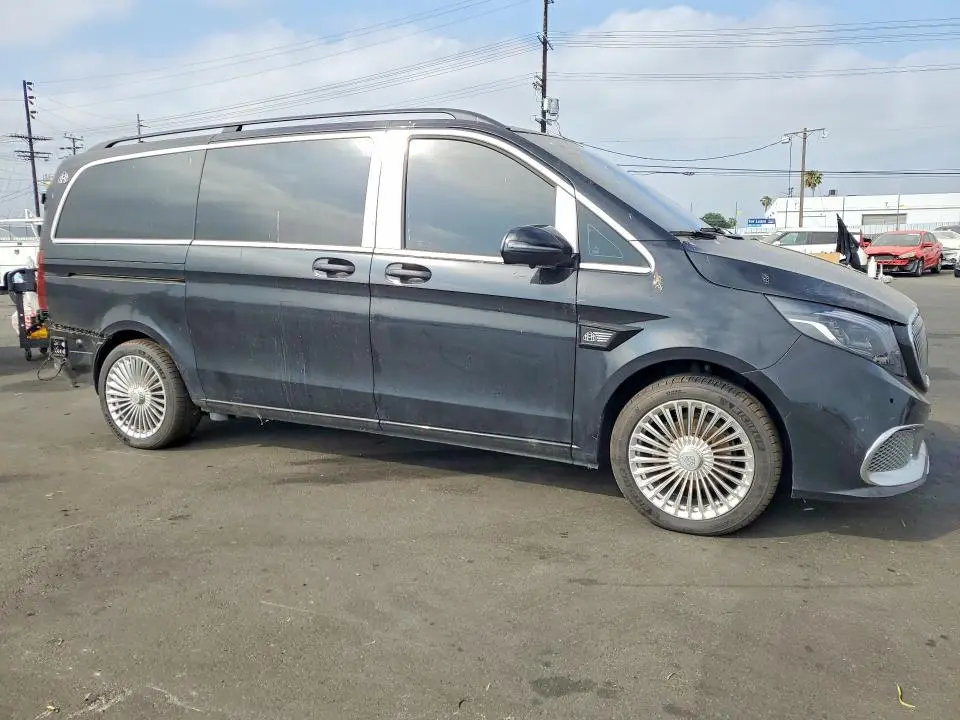2023 MERCEDES-BENZ METRIS   