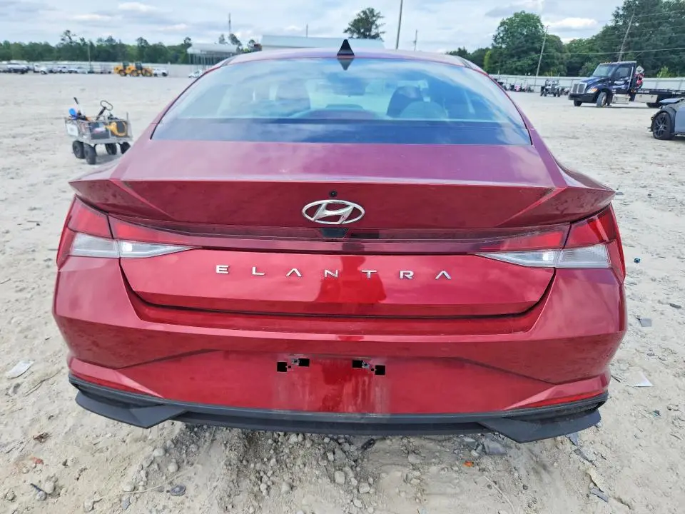 2023 HYUNDAI ELANTRA SE  