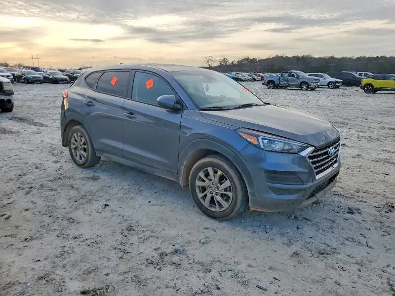 2021 HYUNDAI TUCSON SE  