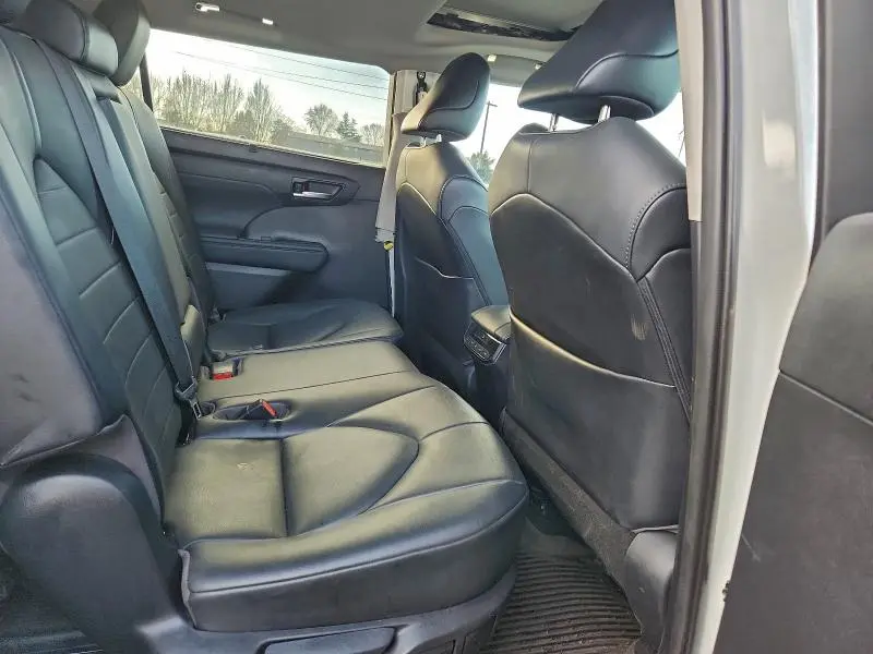 2020 TOYOTA HIGHLANDER HYBRID XLE  