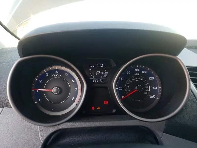 2014 HYUNDAI ELANTRA SE  