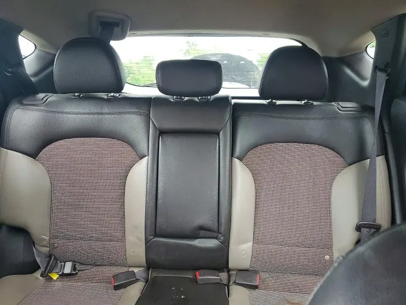 2010 HYUNDAI TUCSON GLS  