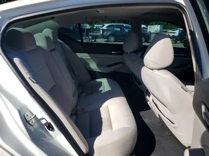 2019 NISSAN ALTIMA SV  