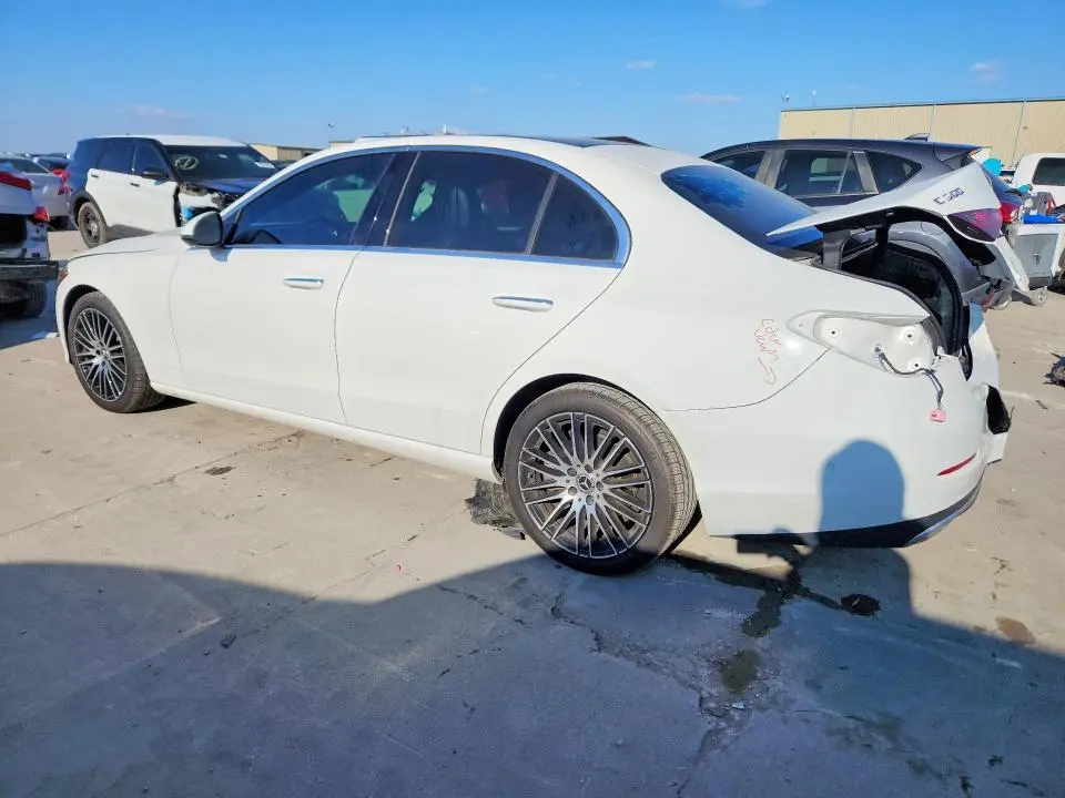 2024 MERCEDES-BENZ C 300  