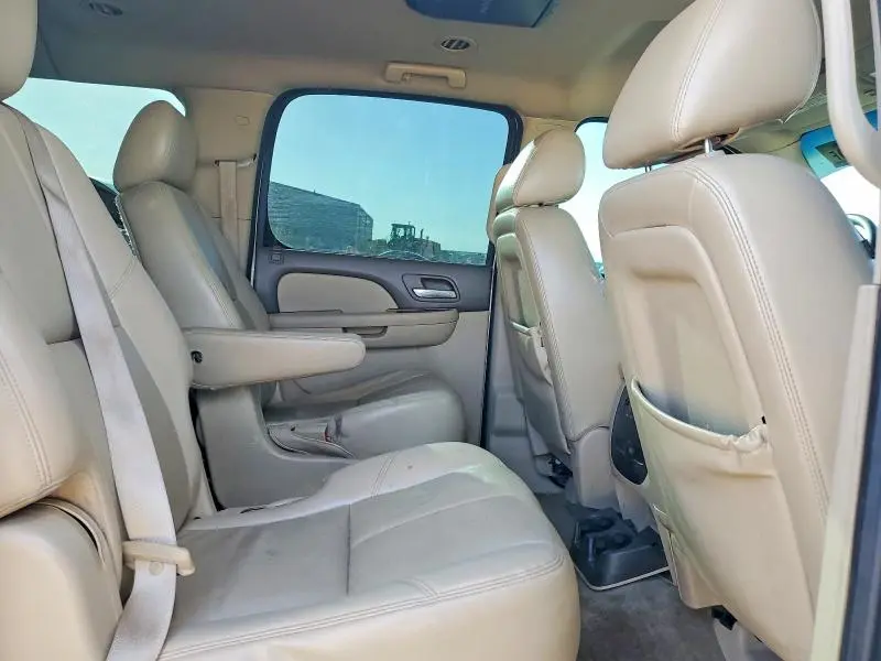 2012 CHEVROLET SUBURBAN C1500 LT  