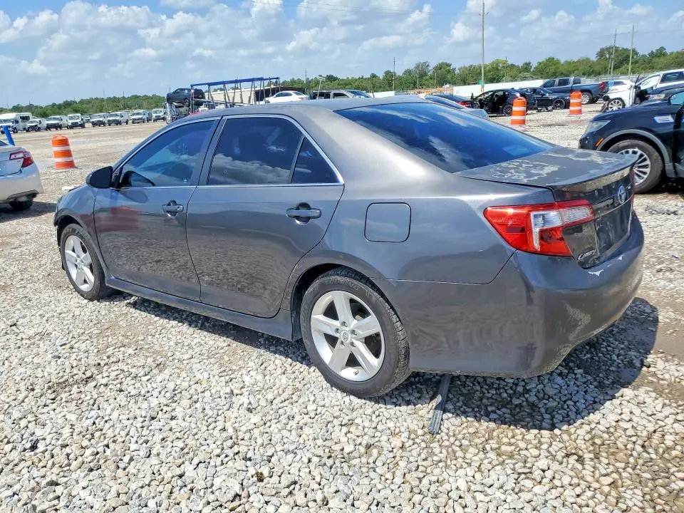2013 TOYOTA CAMRY SE  