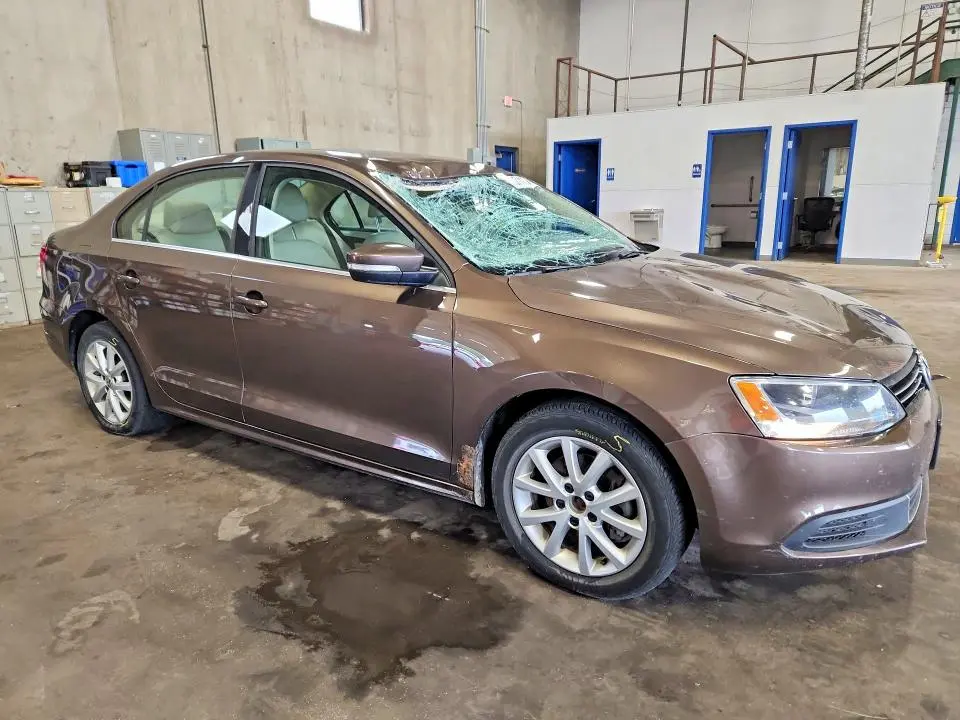 2014 VOLKSWAGEN JETTA SE  