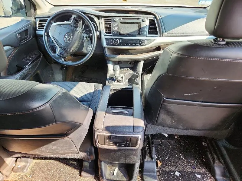 2015 TOYOTA HIGHLANDER LE PLUS  