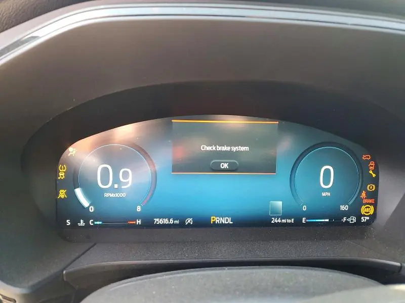 2023 FORD ESCAPE ST LINE SELECT  