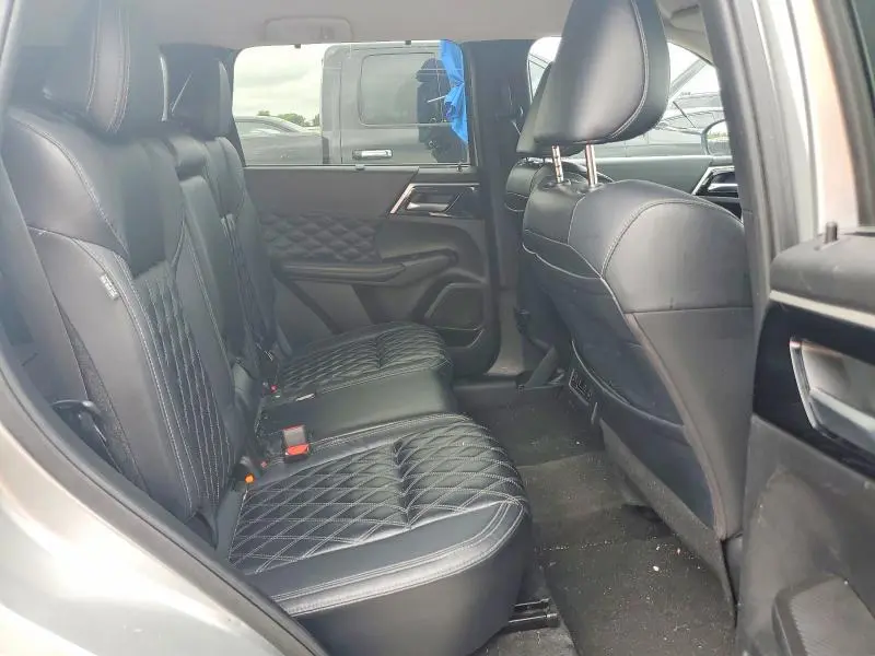 2023 MITSUBISHI OUTLANDER   