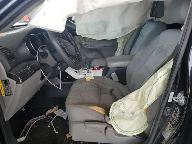 2011 KIA SORENTO BASE  