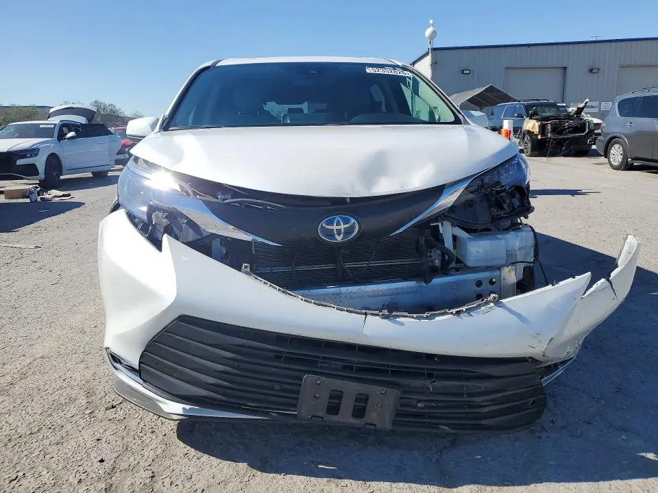 2024 TOYOTA SIENNA XLE 7-PASSENGER  