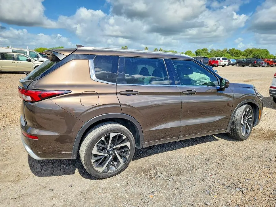 2023 MITSUBISHI OUTLANDER SEL  