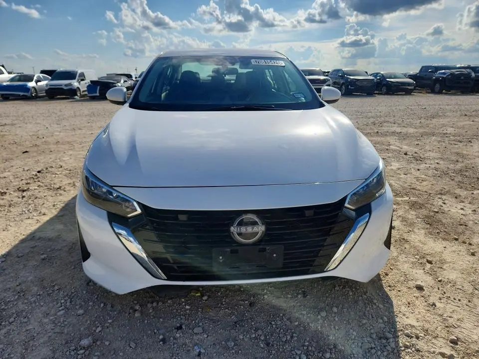 2025 NISSAN SENTRA SV  