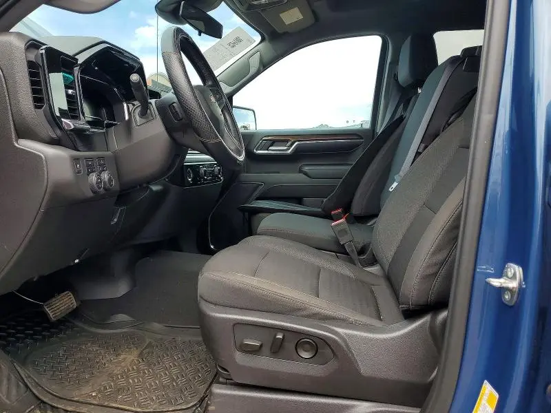 2024 CHEVROLET SILVERADO K1500 LT  