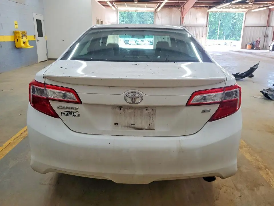 2012 TOYOTA CAMRY SE  