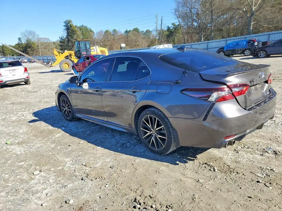 2021 TOYOTA CAMRY SE  