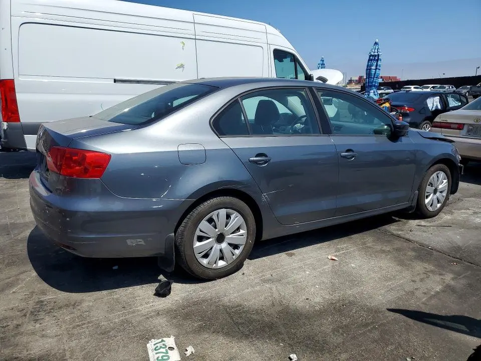 2011 VOLKSWAGEN JETTA BASE  