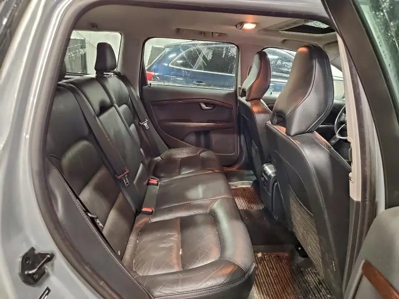 2012 VOLVO XC70 3.2  