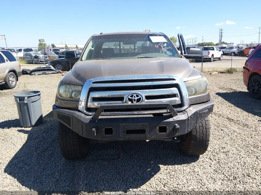 2011 TOYOTA TUNDRA GRADE 5.7L V8