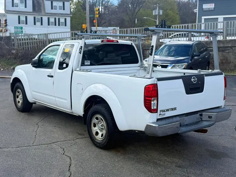 2011 NISSAN FRONTIER S  