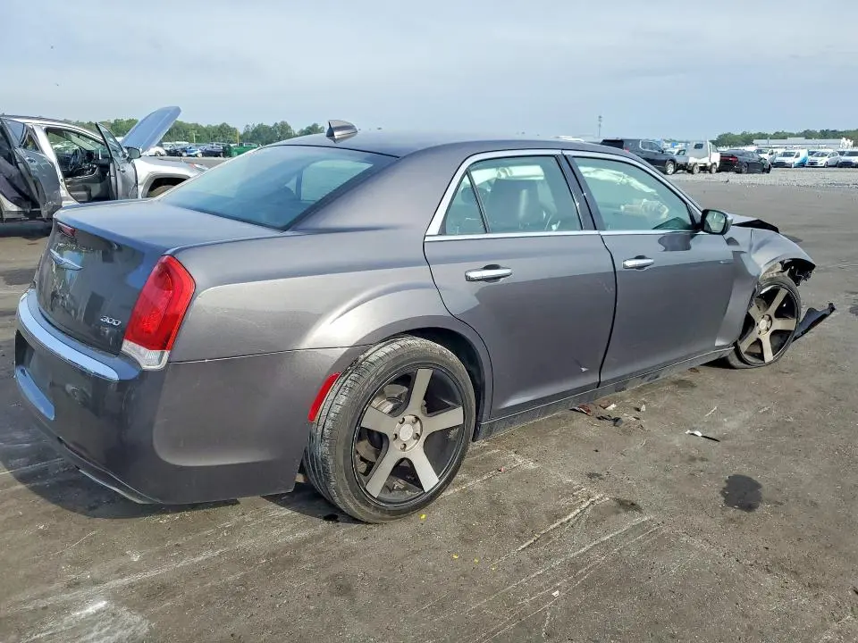 2019 CHRYSLER 300 LIMITED  