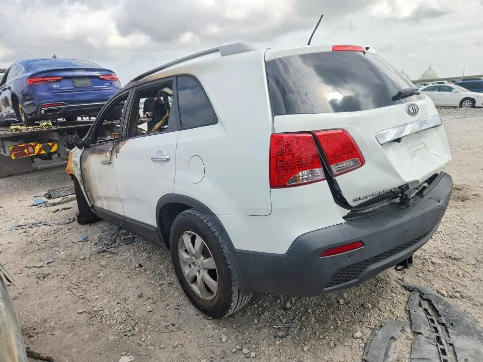 2011 KIA SORENTO LX  