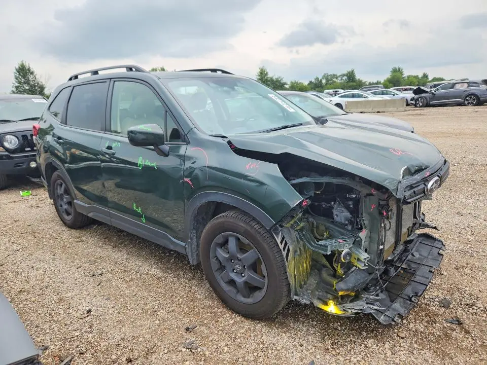 2023 SUBARU FORESTER PREMIUM  