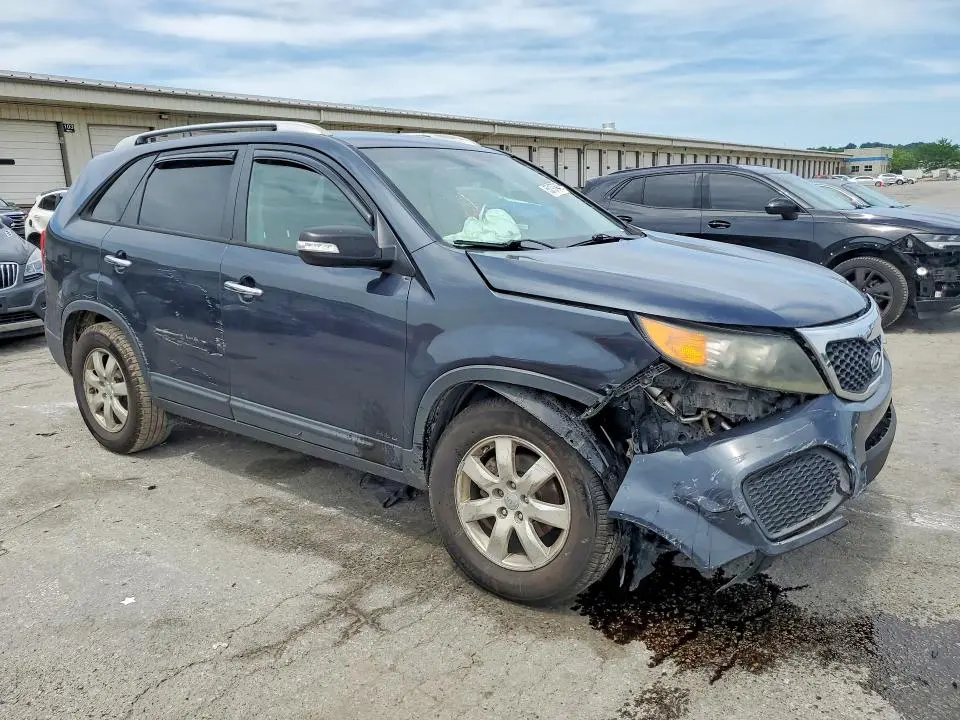 2013 KIA SORENTO LX  