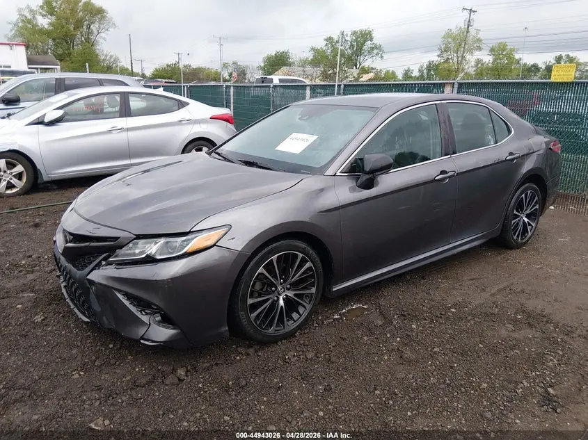 2020 TOYOTA CAMRY SE
