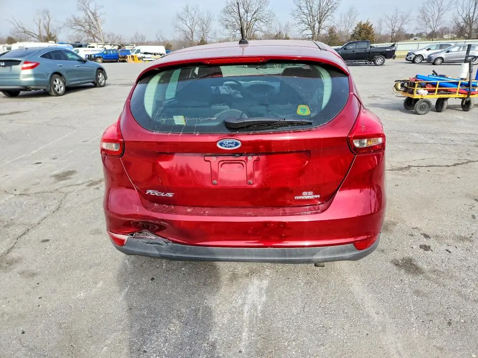 2016 FORD FOCUS SE  