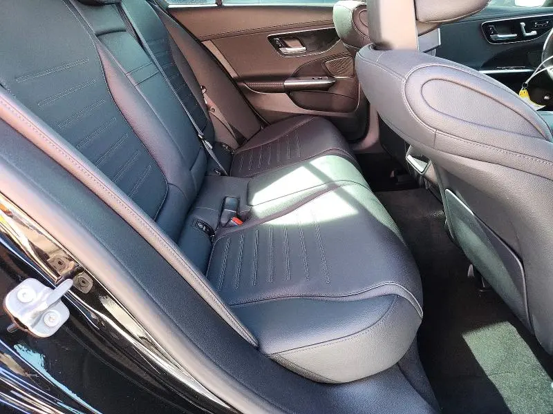 2024 MERCEDES-BENZ C 300  