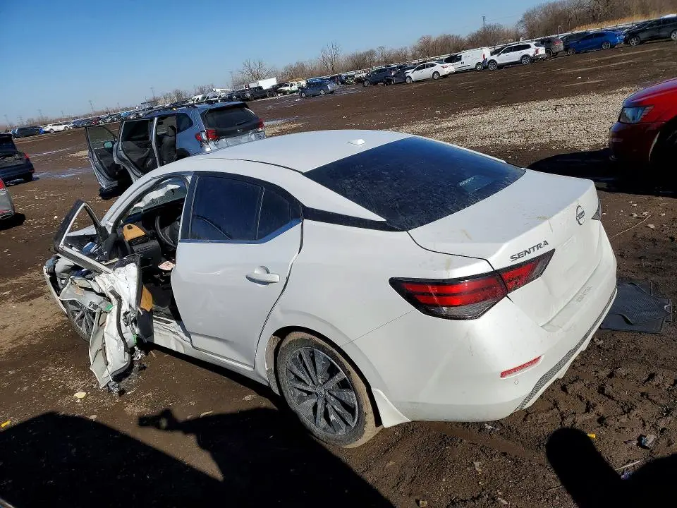 2025 NISSAN SENTRA SV  