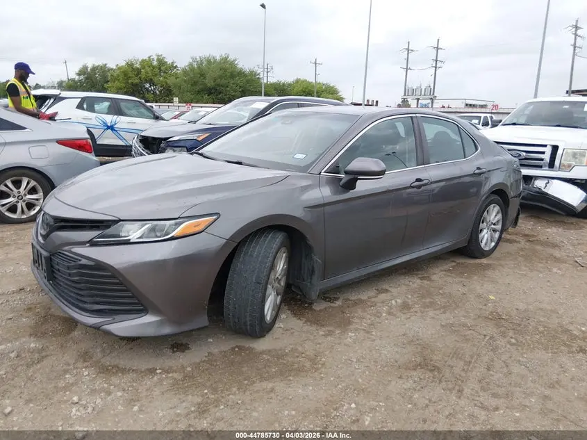 2018 TOYOTA CAMRY LE