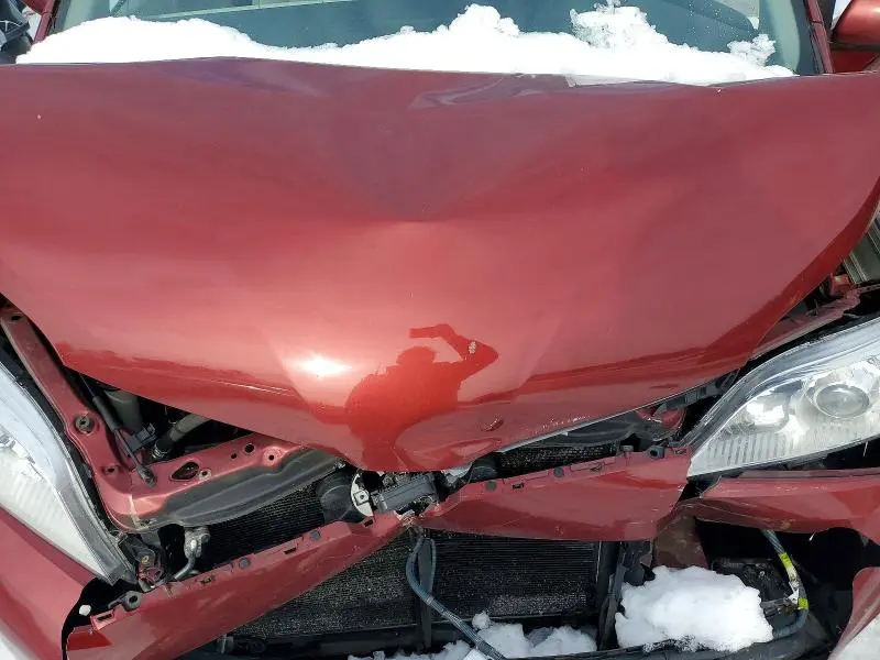 2018 TOYOTA SIENNA XLE  