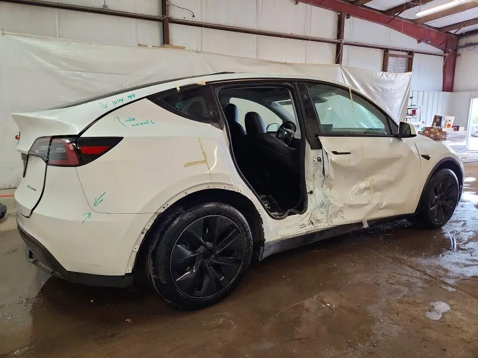 2024 TESLA MODEL Y   