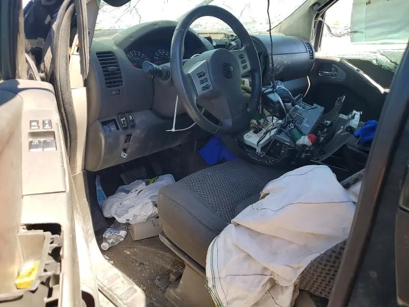 2015 NISSAN FRONTIER SV V6  