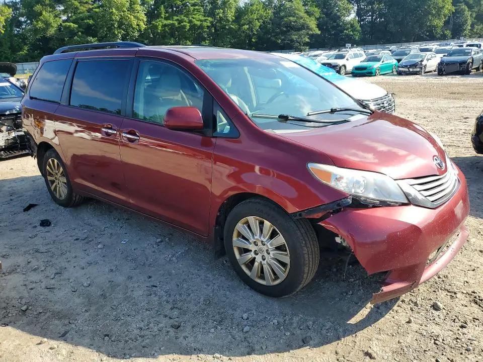 2015 TOYOTA SIENNA XLE 7-PASSENGER  