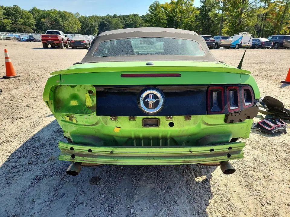 2013 FORD MUSTANG V6 CONVERTIBLE  