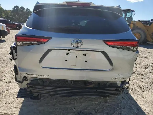 2020 TOYOTA HIGHLANDER XLE  
