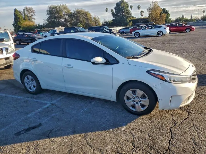 2017 KIA FORTE LX  