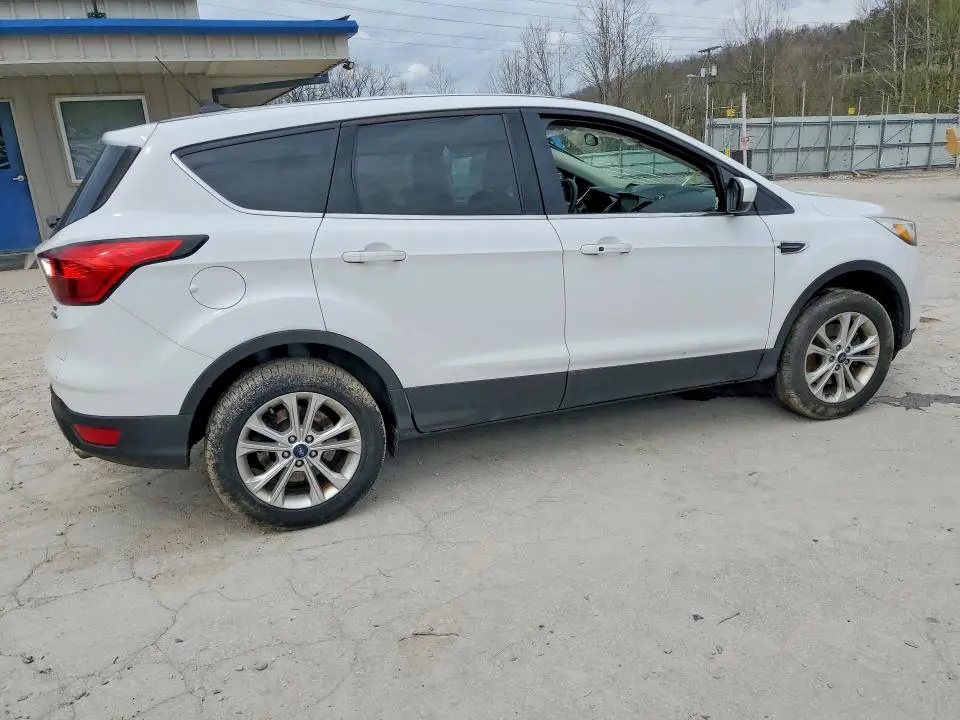 2019 FORD ESCAPE SE  