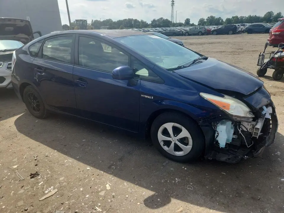 2013 TOYOTA PRIUS TWO  