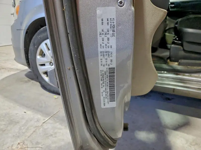 2017 DODGE GRAND CARAVAN SE  