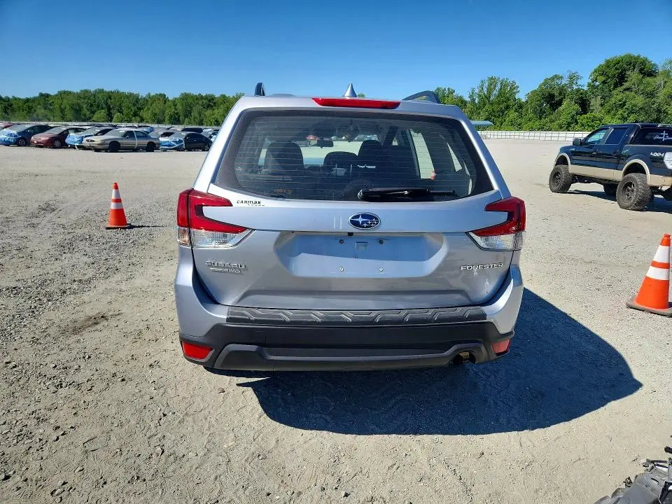 2021 SUBARU FORESTER   