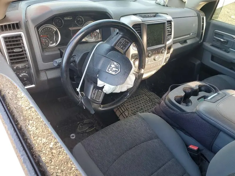 2017 RAM 1500 SLT  