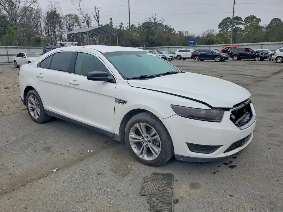 2017 FORD TAURUS SE  