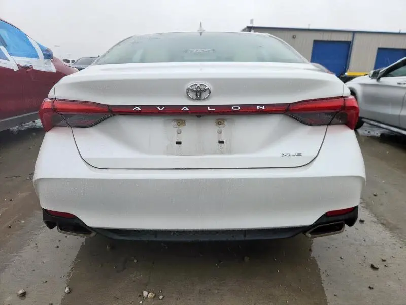 2021 TOYOTA AVALON XLE  